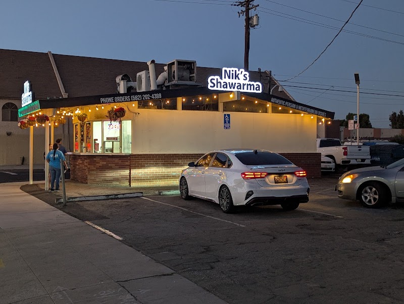 Nik’s Shawarma logo