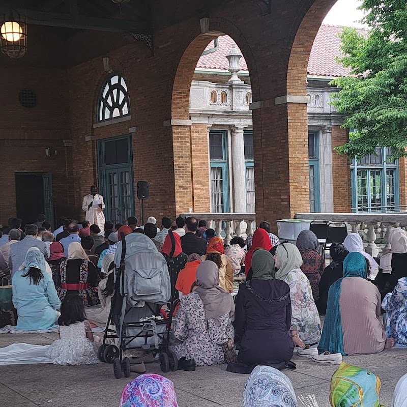 Oak Park Muslim Community logo