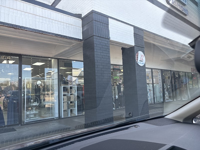 Hayat's Fashion logo